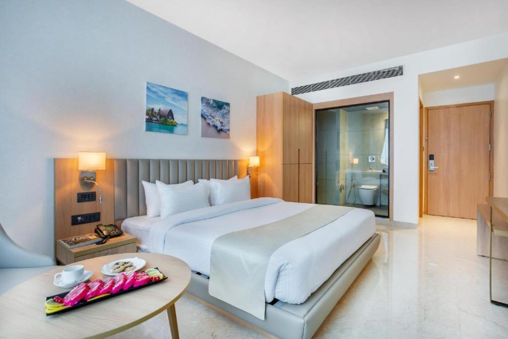 Hotel Plaza International Near Delhi Airport Ню Делхи Екстериор снимка