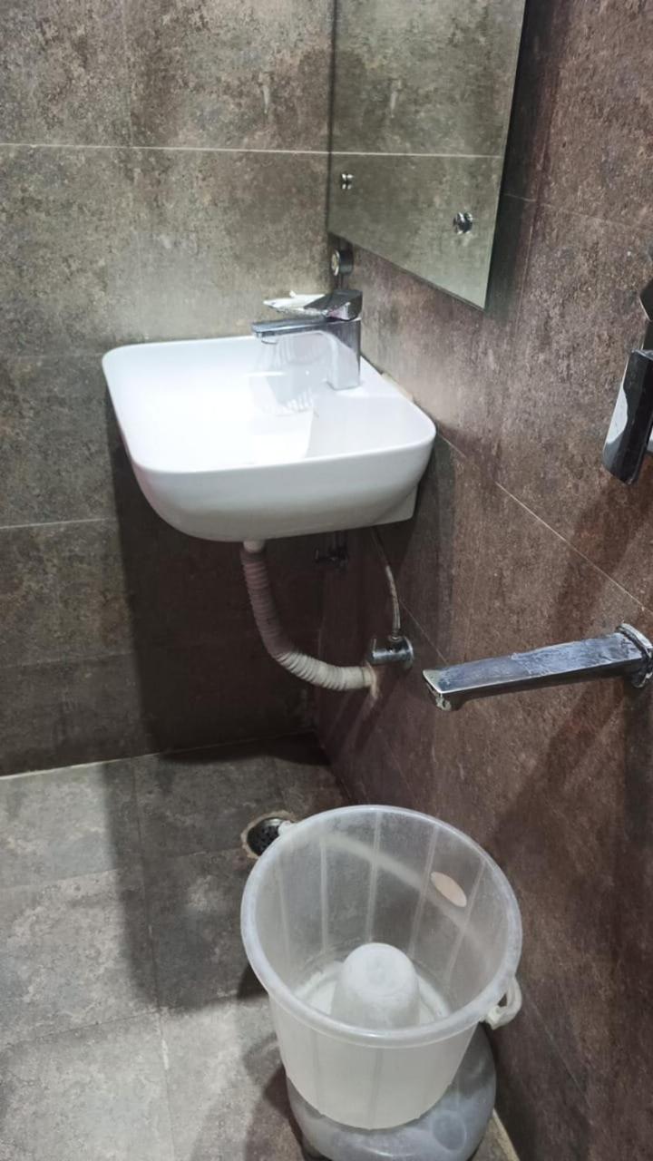 Hotel Plaza International Near Delhi Airport Ню Делхи Екстериор снимка