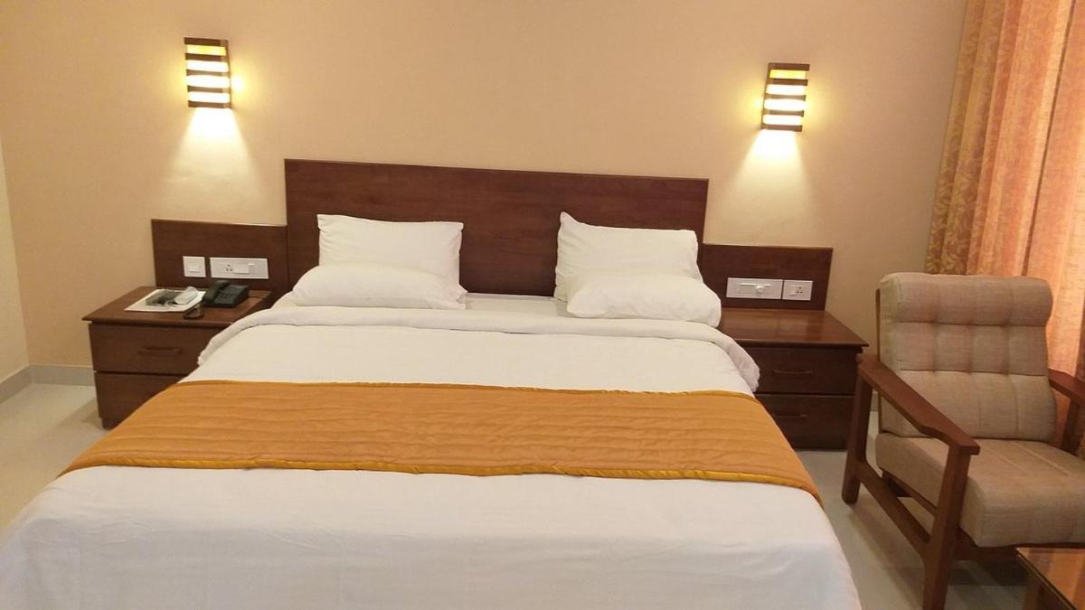 Hotel Plaza International Near Delhi Airport Ню Делхи Екстериор снимка